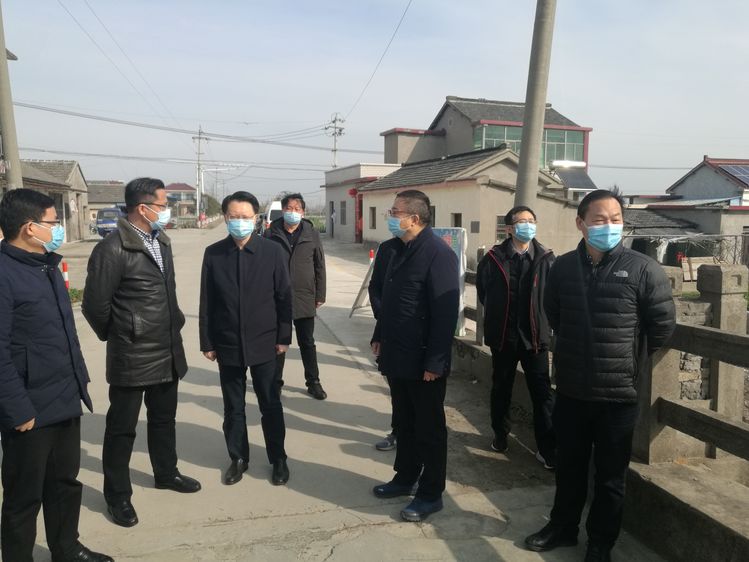 今日高邮-韦峰赴汤庄镇检查调研重点企业复工复产工作时强调—助力
